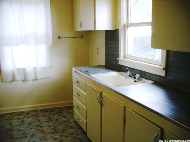 567 Cross St, Ogden, UT 84404 — photo 3