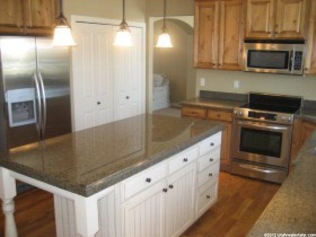 733 S 600 W, Layton, UT 84041 — photo 8