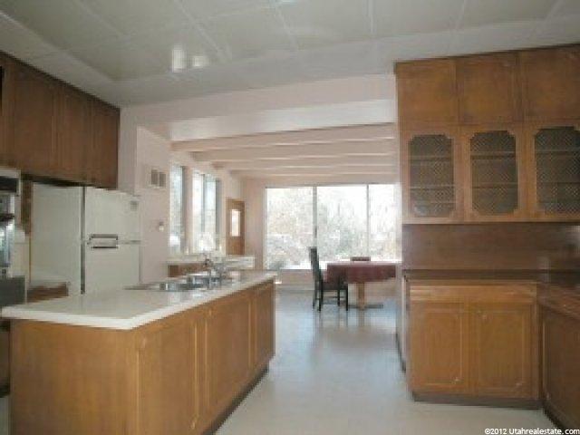 2535 E 6200 S, Holladay, UT 84121 — photo 9
