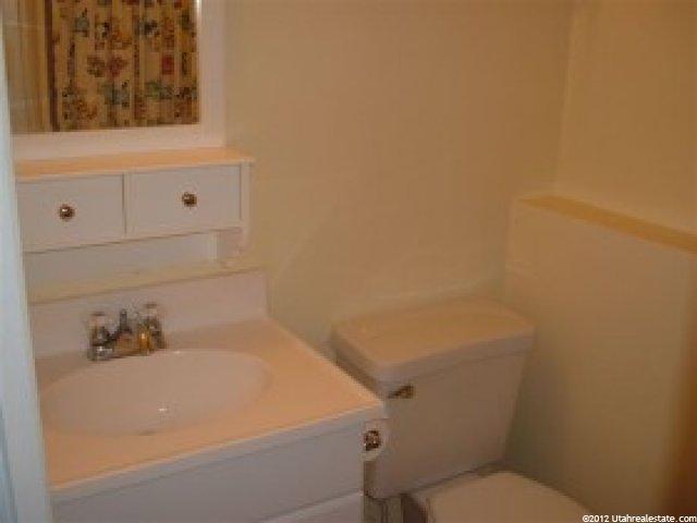 1042 W 2525 N, Layton, UT 84041 — photo 9
