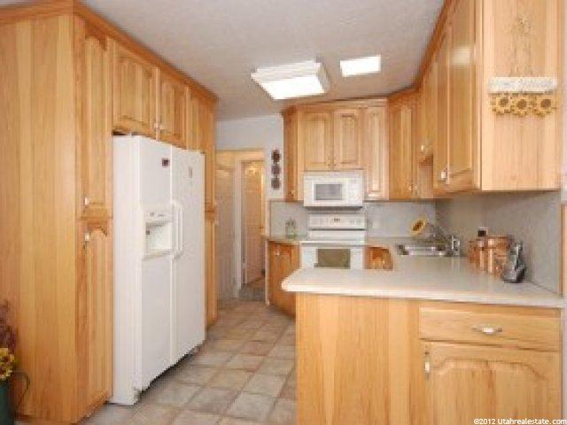 9326 Sneddon Dr, Sandy, UT 84070 — photo 8