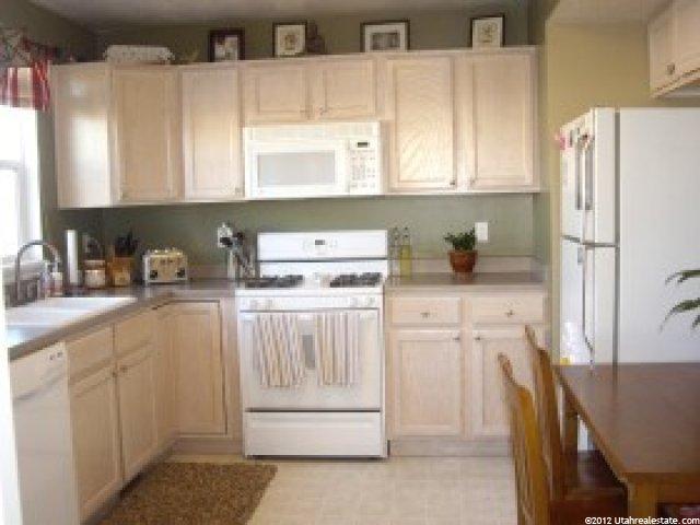 181 N 360 W, Clearfield, UT 84015 — photo 4
