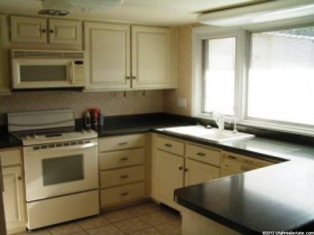 4892 S 1710 E, Holladay, UT 84117 — photo 3