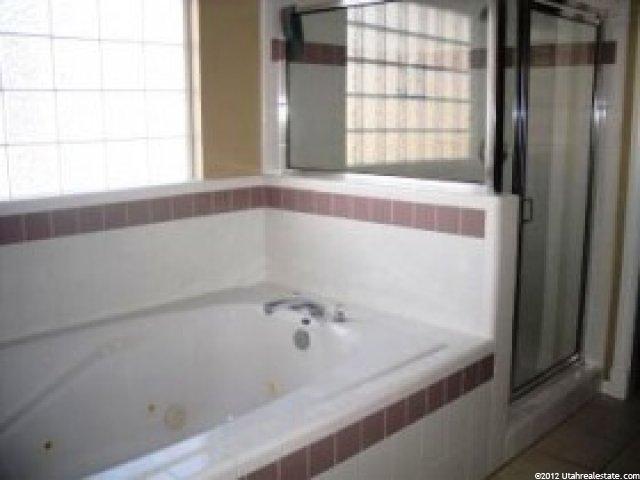 176 W 1300 North Cir, Centerville, UT 84014 — photo 9