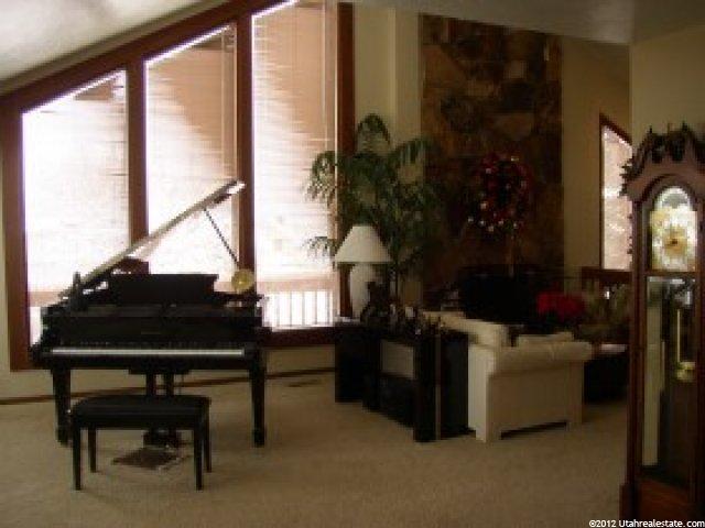 10325 S 2505 E, Sandy, UT 84092 — photo 2