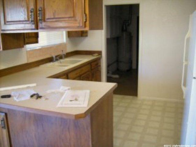 2967 Beech St, Bloomington, UT 84790 — photo 2