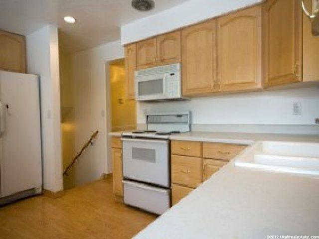 1052 Mala Dr, Layton, UT 84041 — photo 3