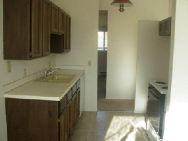 875 S 1650 E #24C, Clearfield, UT 84015 — photo 4