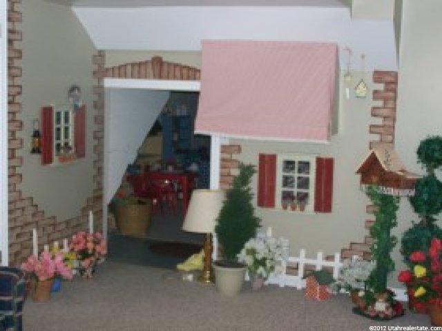 102 E Shadowbrook Ln, Kaysville, UT 84037 — photo 3