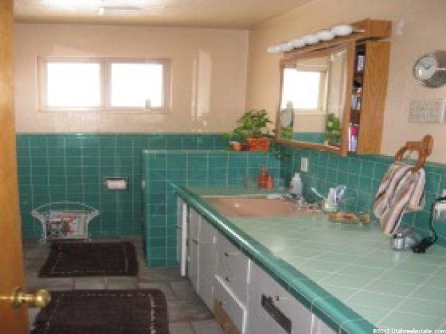 386 N 800 E, Bountiful, UT 84010 — photo 8