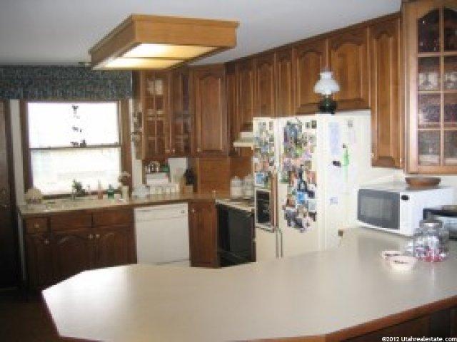 3727 S 400 E, Bountiful, UT 84010 — photo 4
