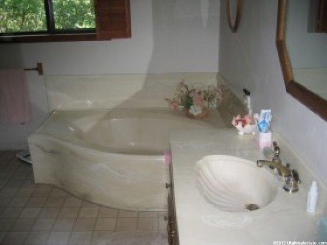 3727 S 400 E, Bountiful, UT 84010 — photo 12
