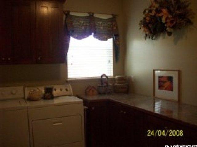 1076 S Angel St, Layton, UT 84041 — photo 8