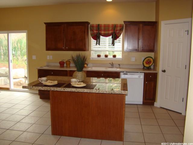 433 Eagle Point Cir, North Salt Lake, UT 84054 — photo 6