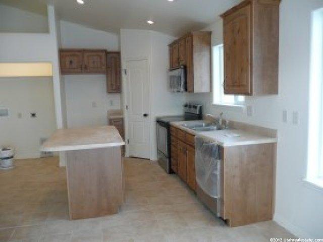 348 E 1080 S, Roosevelt, UT 84066 — photo 5