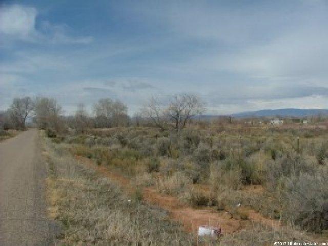 8083 E 6000 N, Lapoint, UT 84039 — photo 2