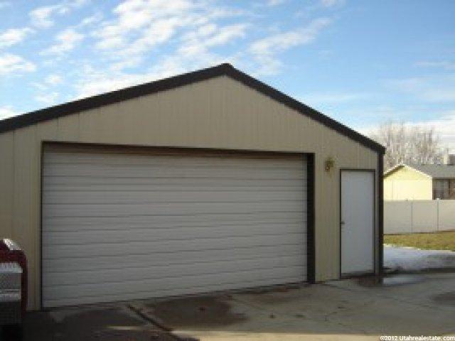 2073 N 1200 W, Clinton, UT 84015 — photo 4