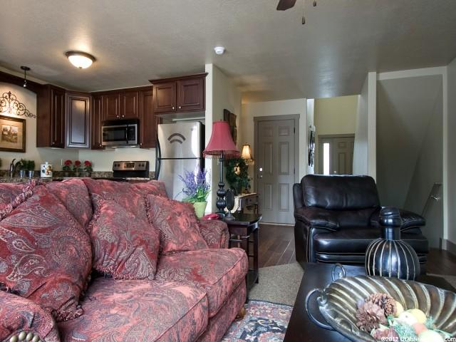 2052 S Orchard Dr, Bountiful, UT 84010 — photo 4