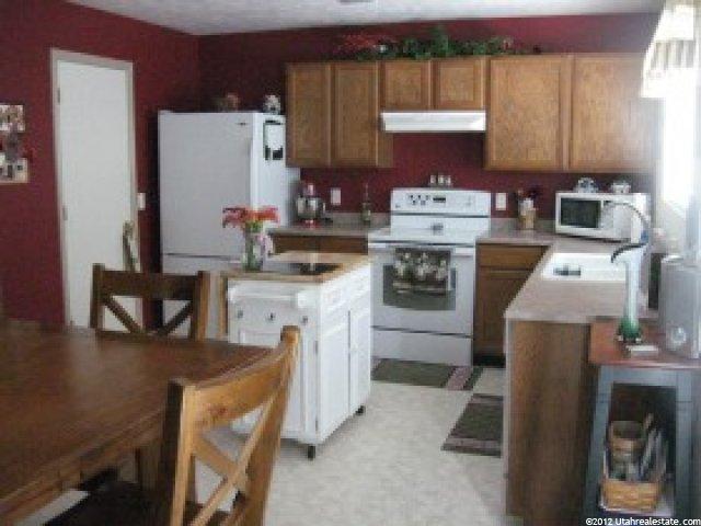 1988 N 2125 W, Clinton, UT 84015 — photo 9