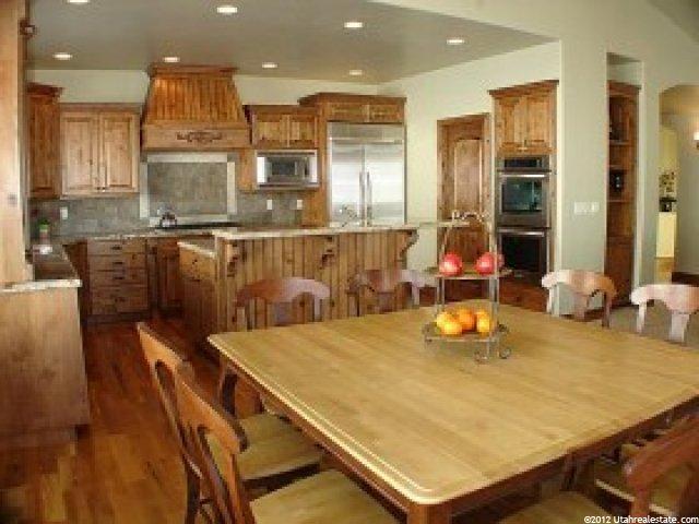 983 N Maple Dr, Huntsville, UT 84317 — photo 2