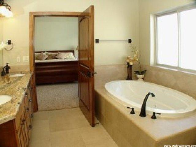 983 N Maple Dr, Huntsville, UT 84317 — photo 5