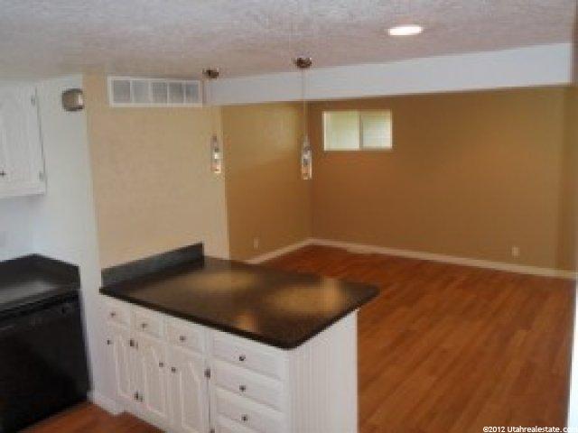 532 E Kingston Ave, Layton, UT 84041 — photo 6