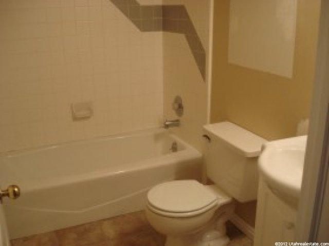 866 S 200 E, Farmington, UT 84025 — photo 6