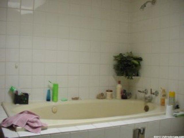 1902 E 6550 S, Uintah, UT 84405 — photo 8