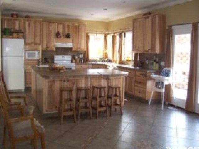 5641 Fox Chase Dr, South Ogden, UT 84403 — photo 4