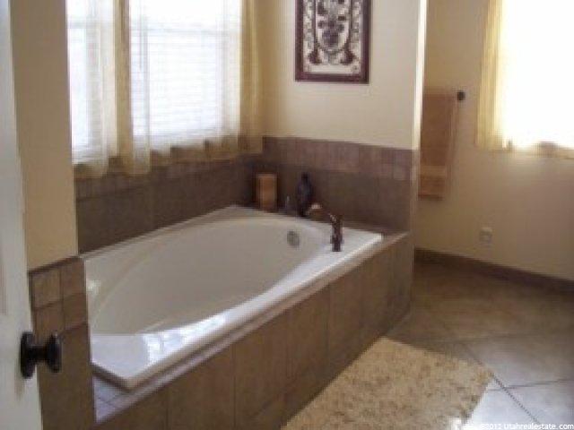 5641 Fox Chase Dr, South Ogden, UT 84403 — photo 9