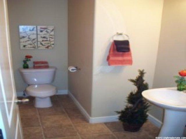 433 E Grey Fox Ln, Naples, UT 84078 — photo 8
