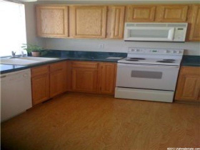 5326 Vista Dr, Roy, UT 84067 — photo 7