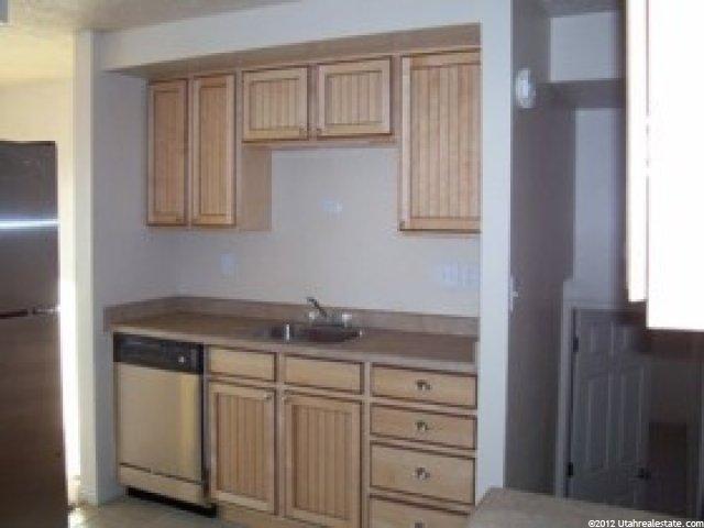 790 N Onyx St, Layton, UT 84041 — photo 2