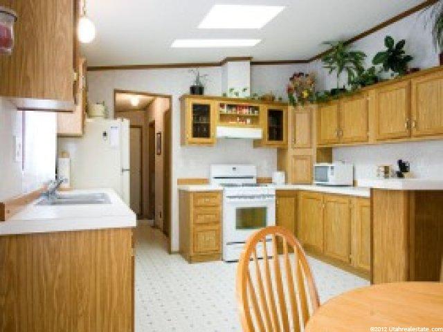 5127 S 2875 W, Roy, UT 84067 — photo 5