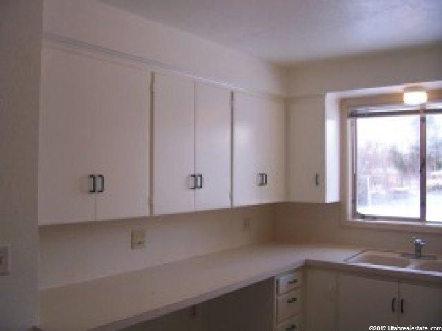 231 E Crestwood Rd, Kaysville, UT 84037 — photo 5
