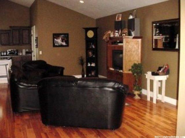 279 S 300 W, Smithfield, UT 84335 — photo 4