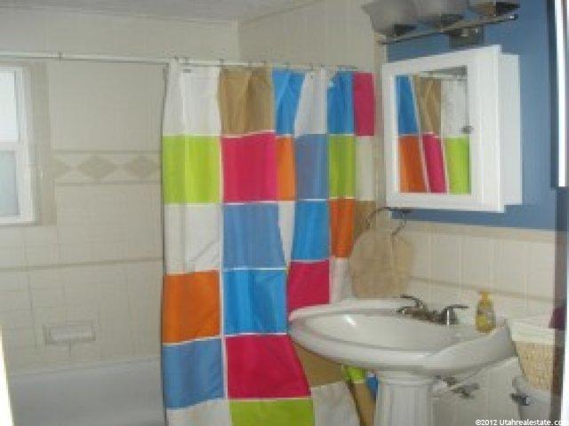 3807 Grandview Dr, Ogden, UT 84403 — photo 2