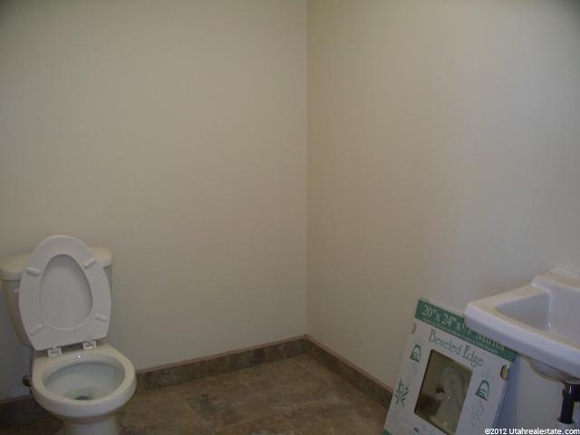 1144 E Amelia Earhart Dr, Vernal, UT 84078 — photo 8