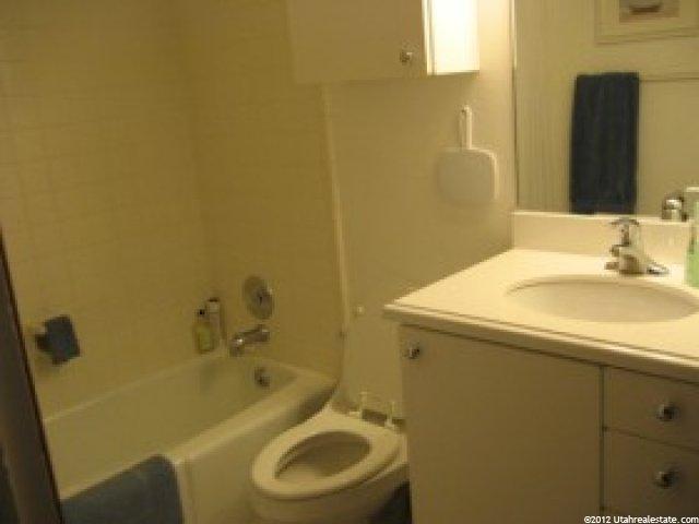 3045 Orchard Dr, Bountiful, UT 84010 — photo 4