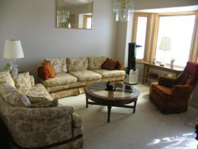 359 E Glencroft S, Sandy, UT 84070 — photo 2