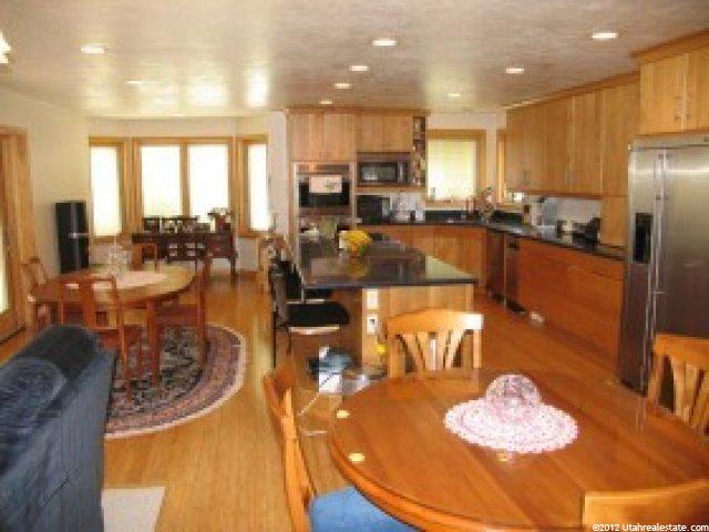 359 E Glencroft S, Sandy, UT 84070 — photo 5