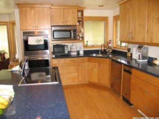 359 E Glencroft S, Sandy, UT 84070 — photo 6
