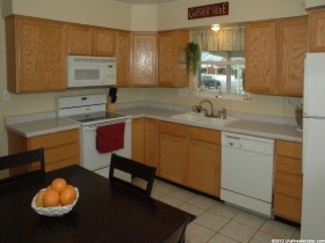 364 Mountain View Dr, Sandy, UT 84070 — photo 3