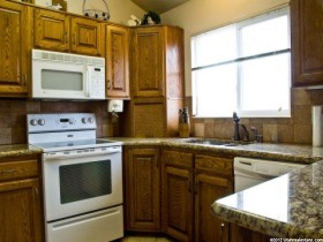 1598 W 1740 N, Clinton, UT 84015 — photo 6