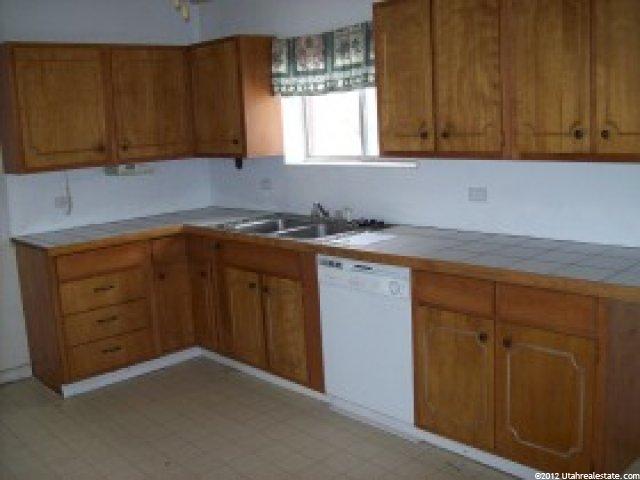 2677 E Cherry Ln, Layton, UT 84040 — photo 3