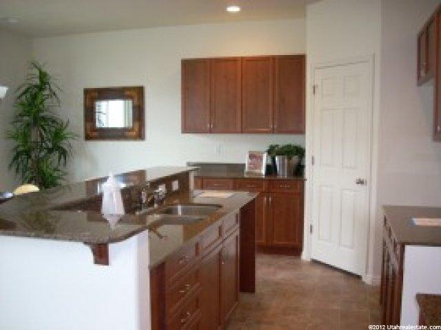 280 W 650 N, Centerville, UT 84014 — photo 3