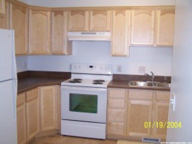 109 S Lakeview Dr, Clearfield, UT 84015 — photo 2