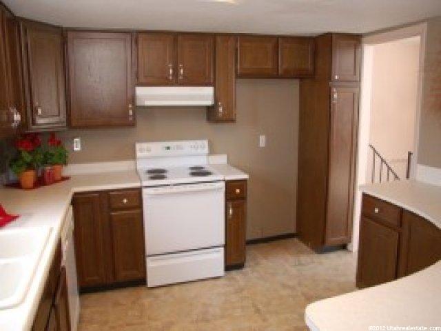 361 E Pepperidge Dr, Midvale, UT 84047 — photo 2