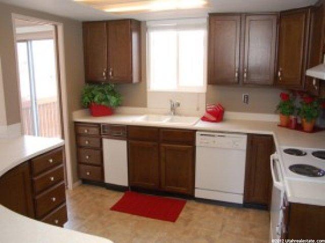 361 E Pepperidge Dr, Midvale, UT 84047 — photo 3
