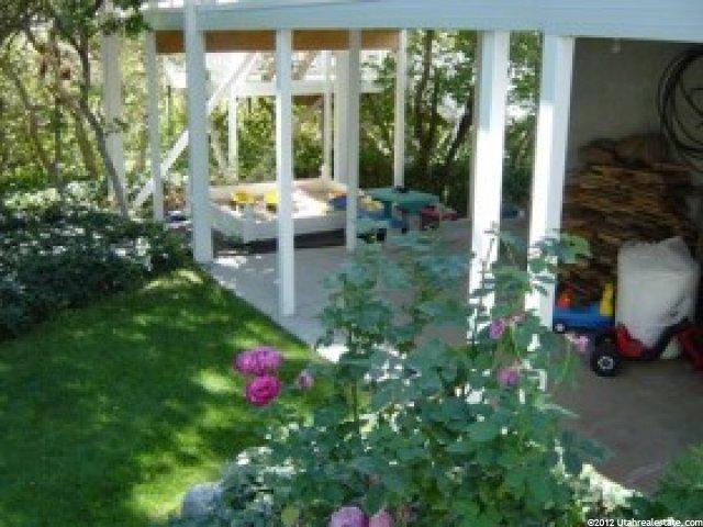2427 Woodland Dr, South Ogden, UT 84403 — photo 10